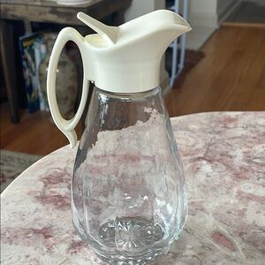 EUC Vintage Cream Top/Glass Bottom Syrup Dispenser With Push Top Lid and Handle